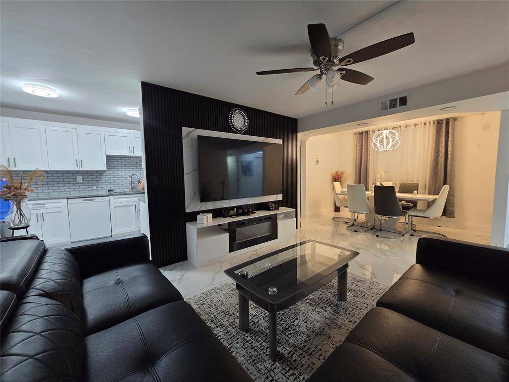 Pompano Beach, FL 33064,3400 Blue Lake Dr #604