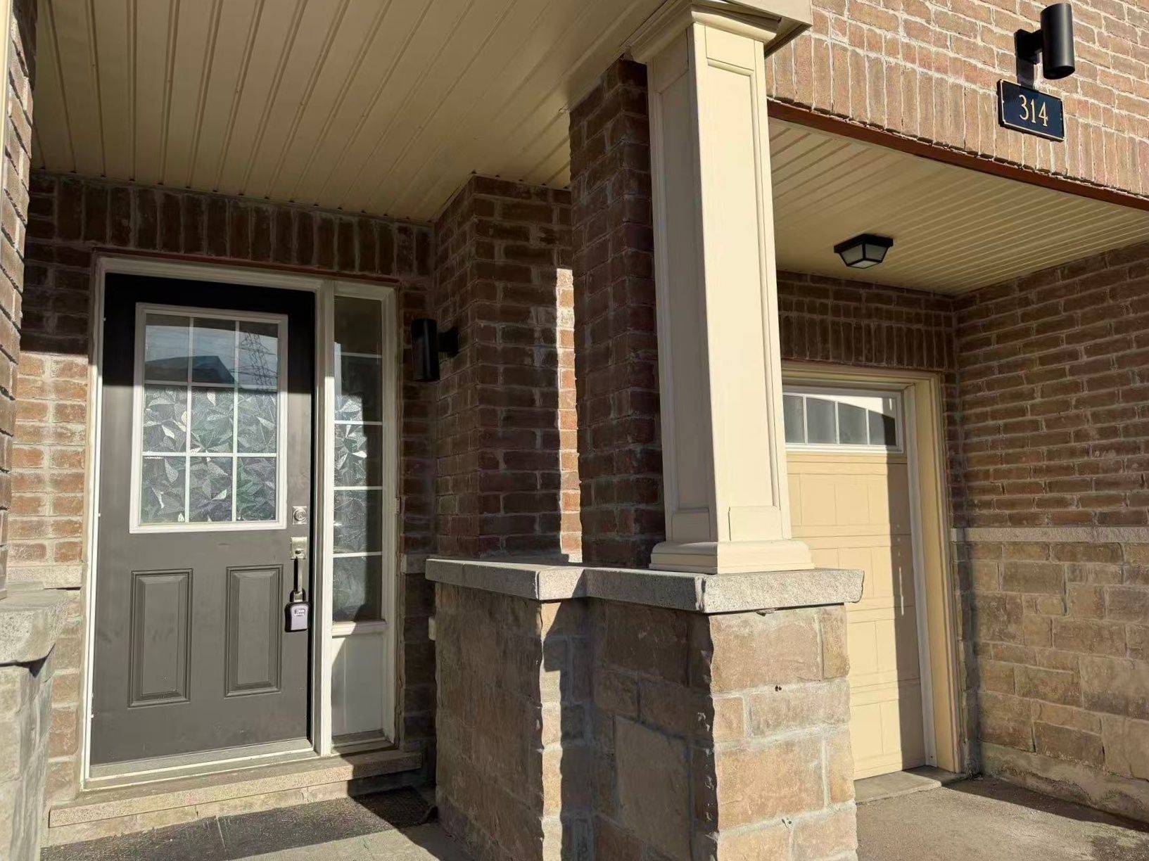 Newmarket, ON L3X 0M1,314 Clay Stones ST