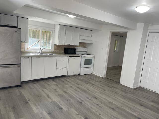 Georgina, ON L4P 2X2,257 Parkwood AVE