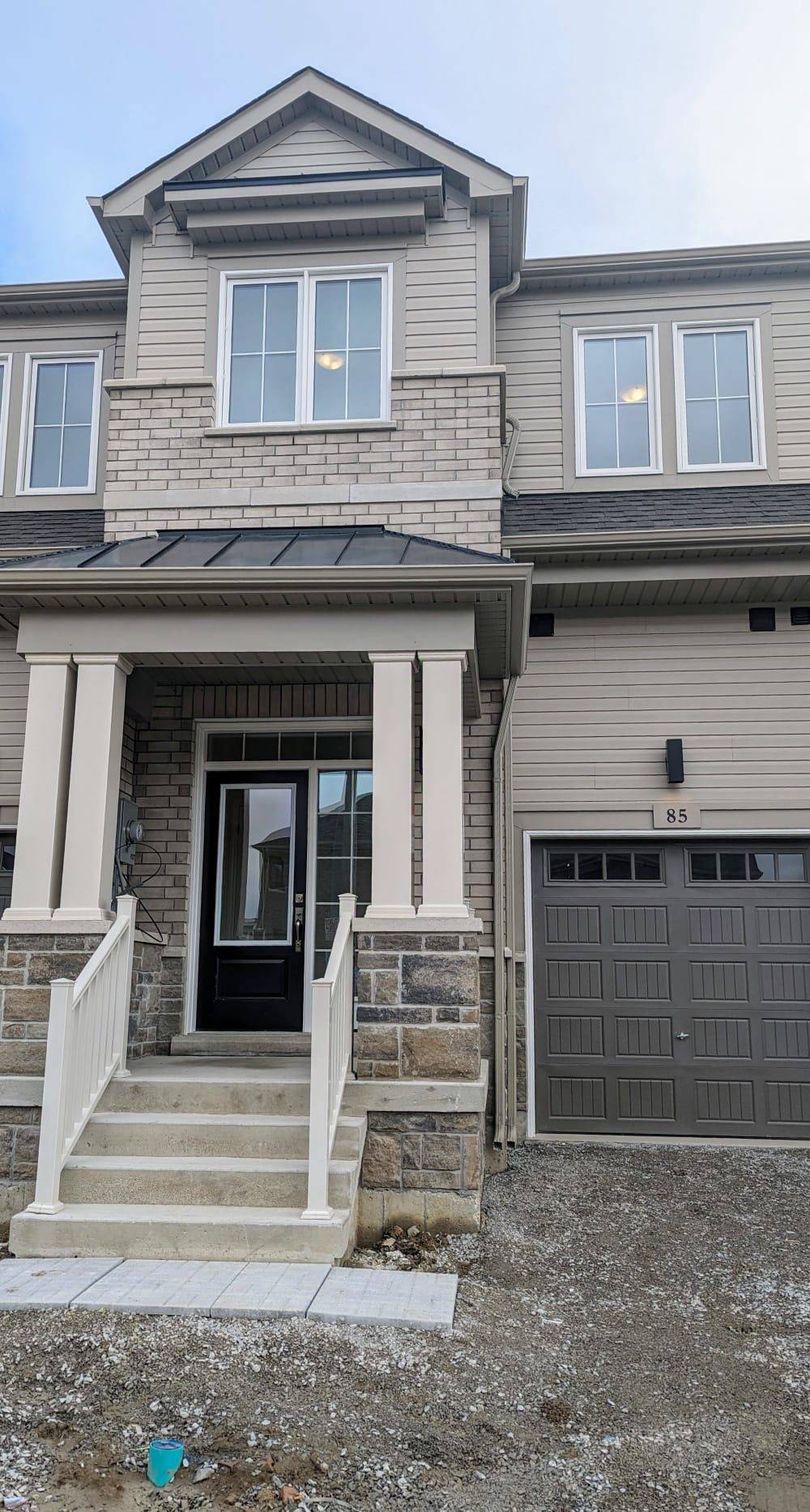 Barrie, ON L9J 0R6,85 Greer ST