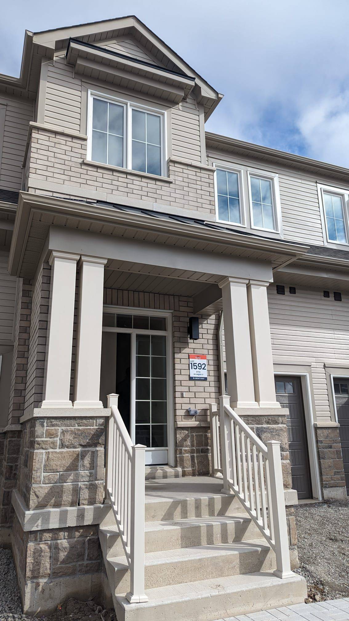 Barrie, ON L9J 0R6,85 Greer ST