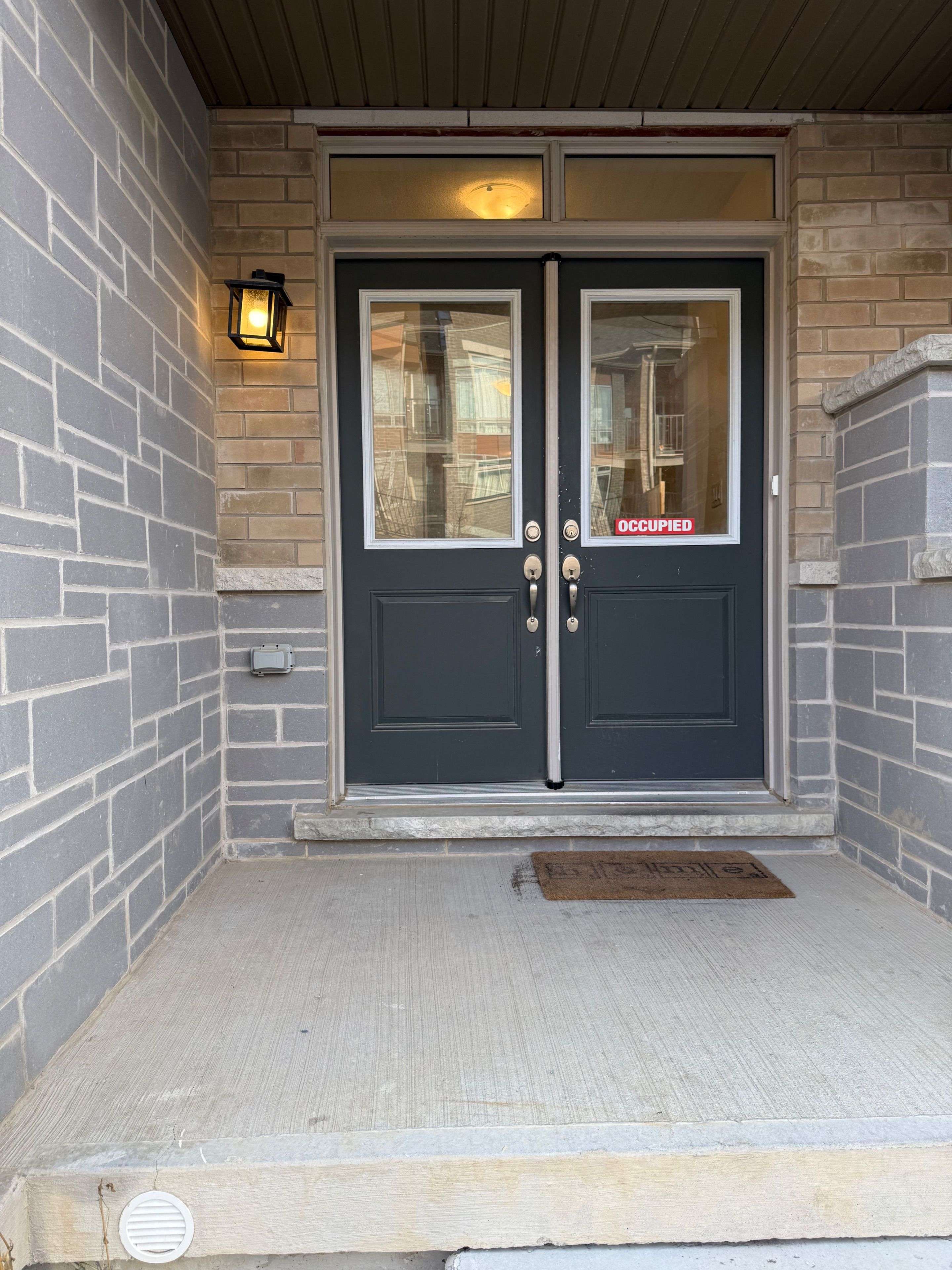 Brampton, ON L7A 5H6,27 Arrowview DR