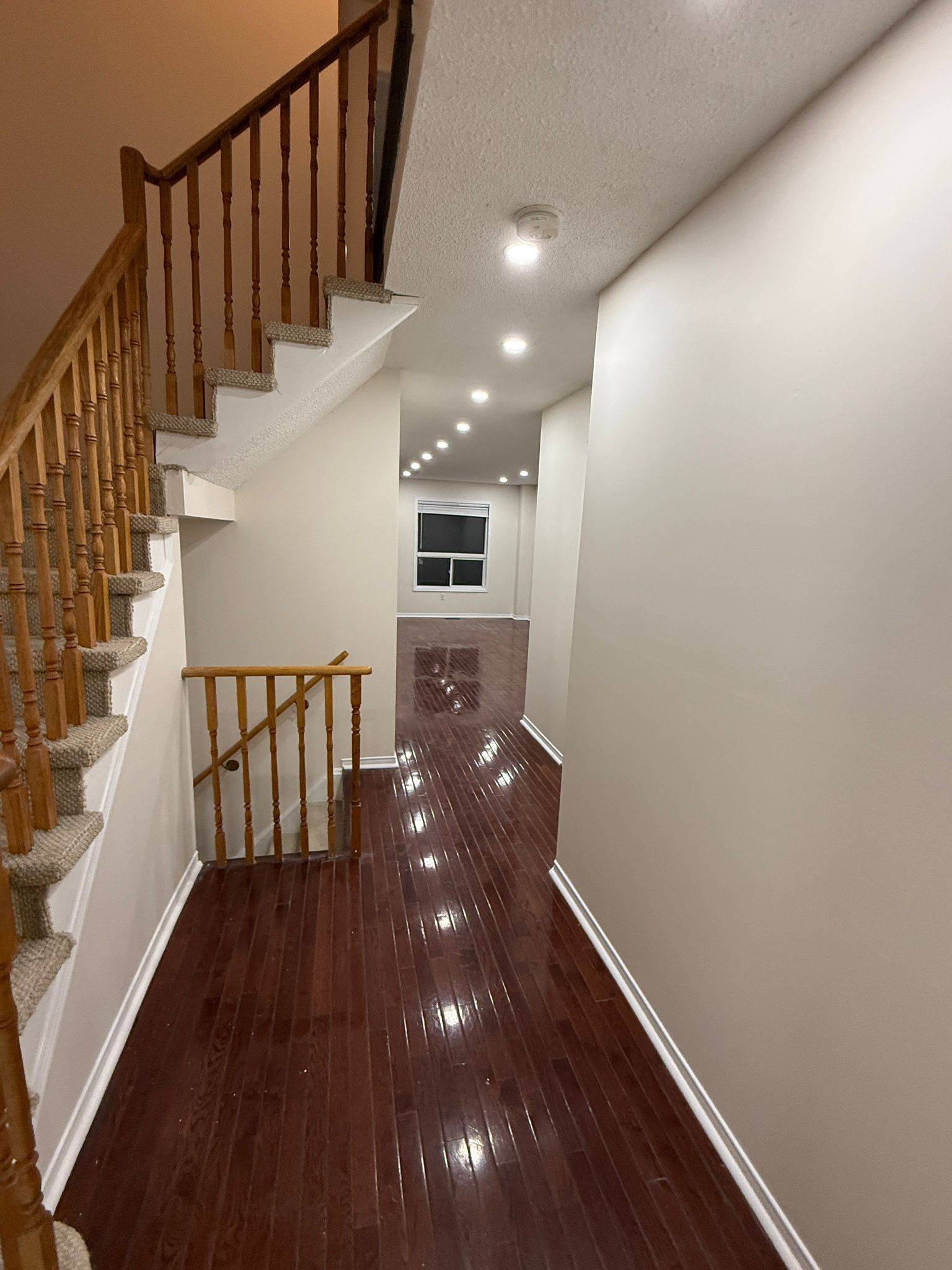 Brampton, ON L6V 4L9,100 Brickyard WAY #70