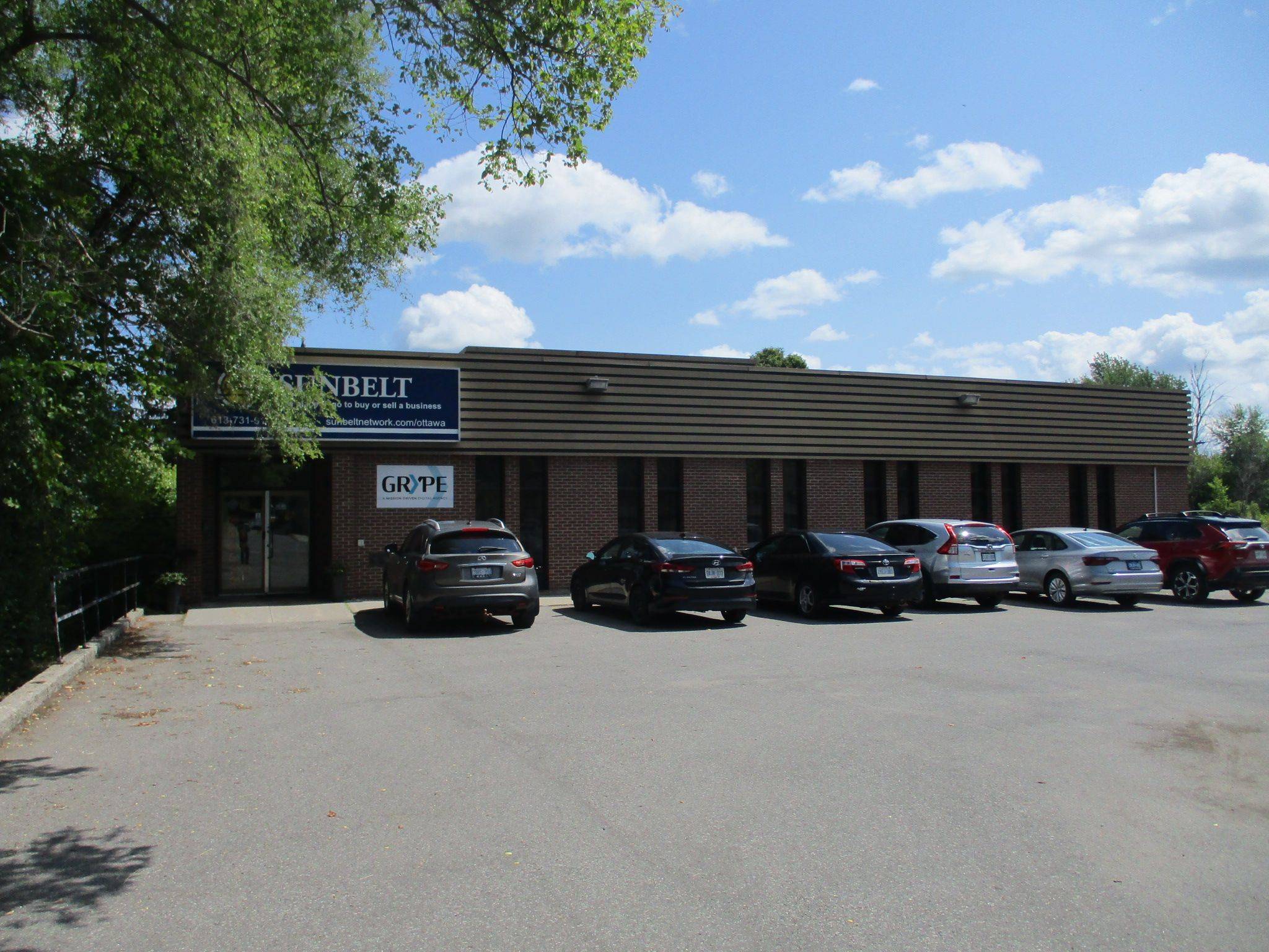 Billings Bridge - Riverside Park And Area, ON K1V 8N4,2821 Riverside DR