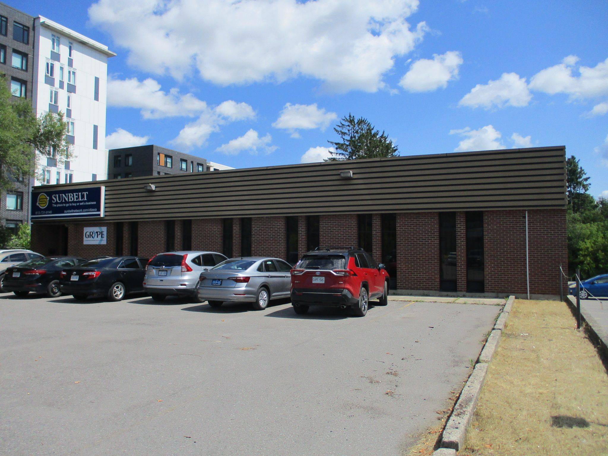 Billings Bridge - Riverside Park And Area, ON K1V 8N4,2821 Riverside DR