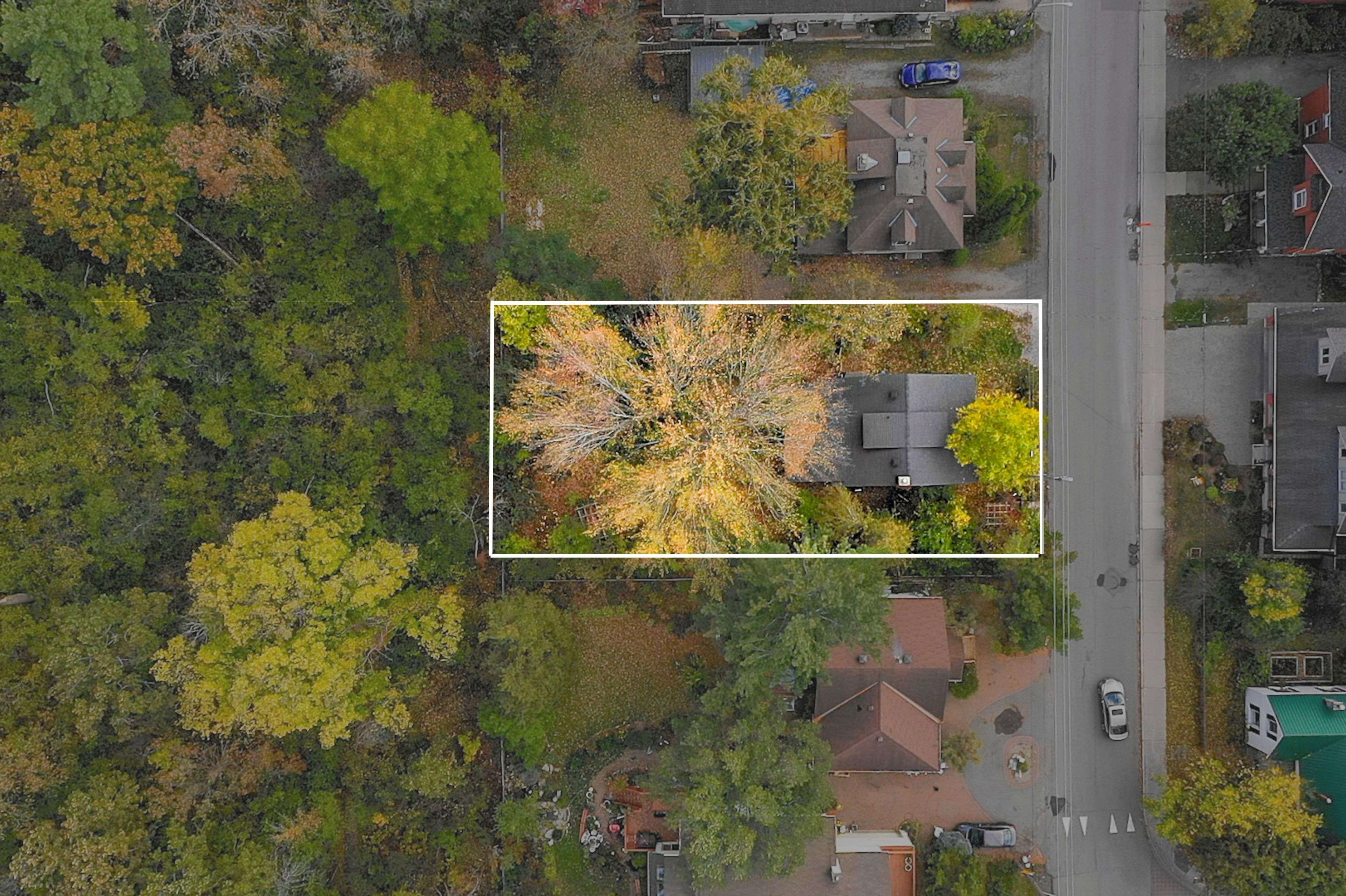 Britannia - Lincoln Heights And Area, ON K2B 5X1,229 BRITANNIA RD