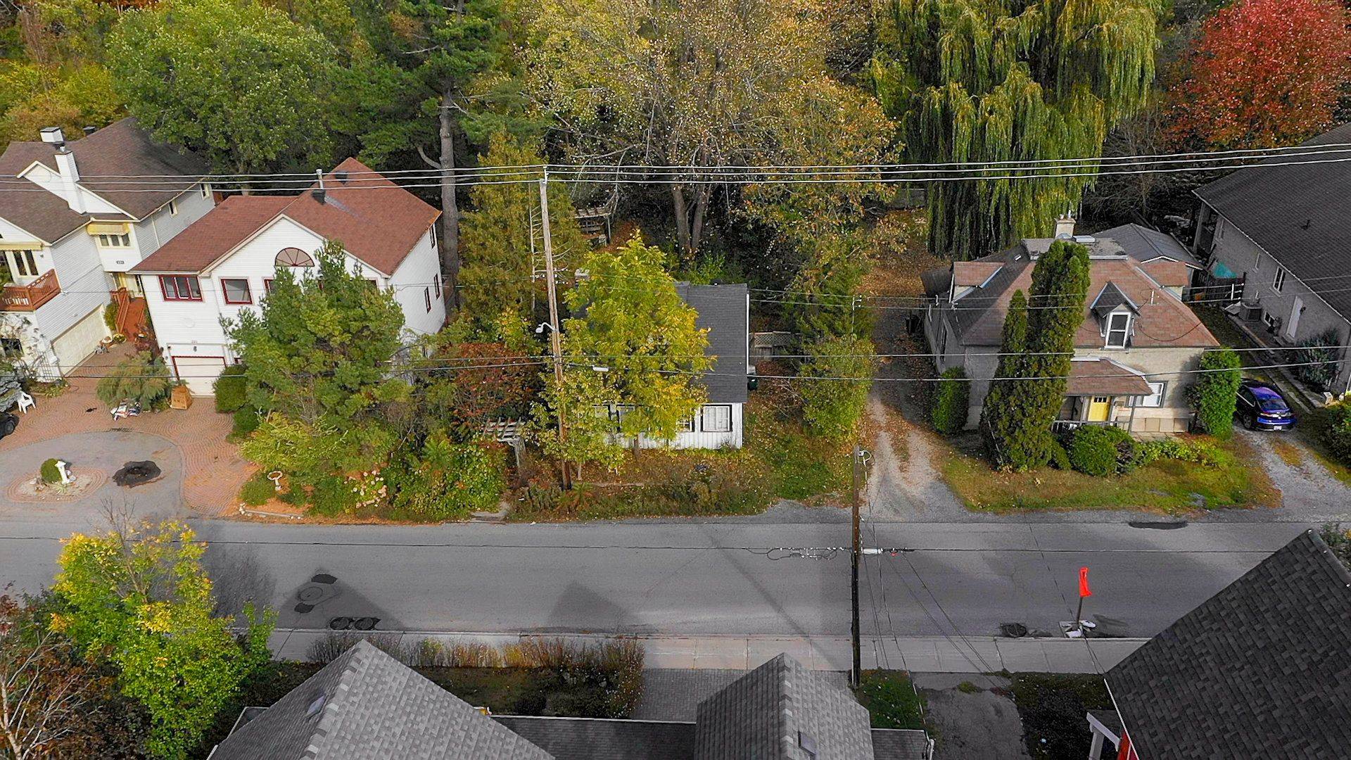 Britannia - Lincoln Heights And Area, ON K2B 5X1,229 BRITANNIA RD