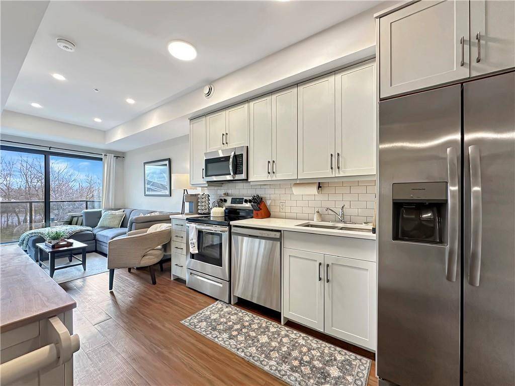 Haldimand, ON N0A 1H0,64 Main ST N #213