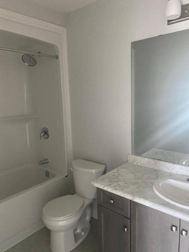 Niagara Falls, ON L2G 0Z4,7945 Oldfield RD #20