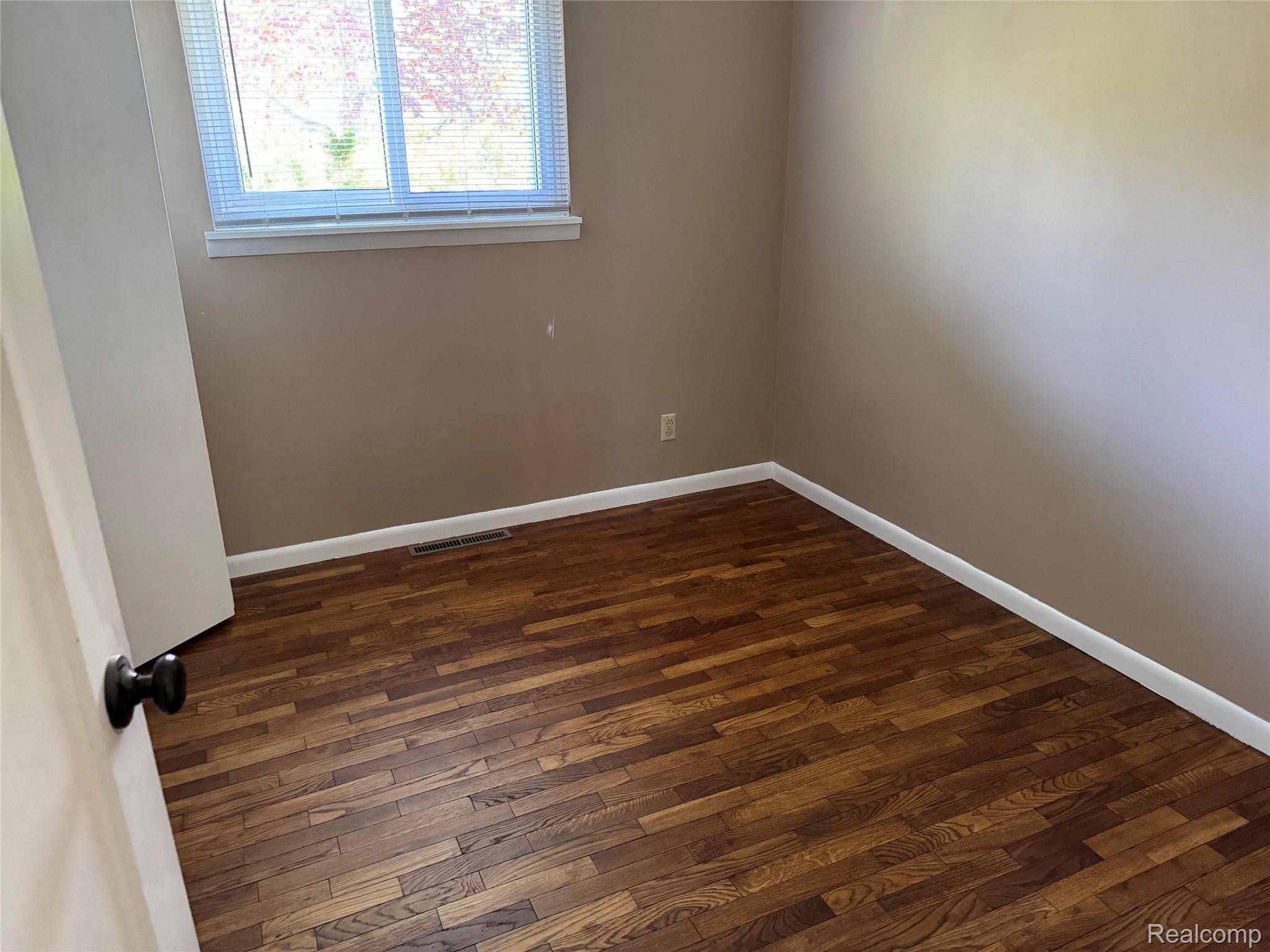 Traverse City, MI 49686,677 Amy AVE