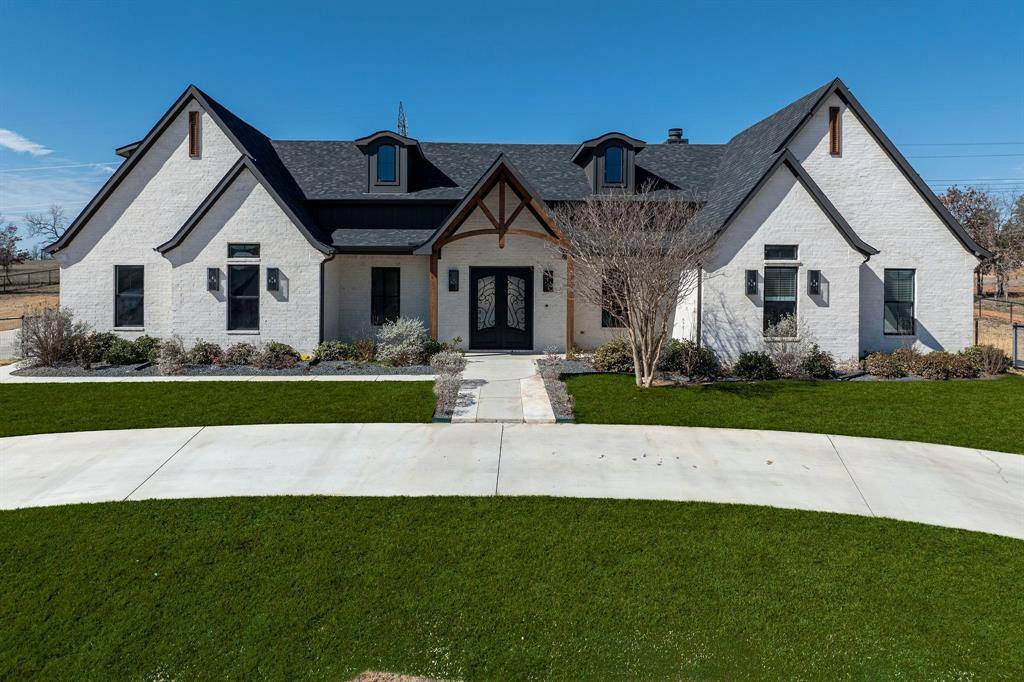 Azle, TX 76020,704 Glade Park Court