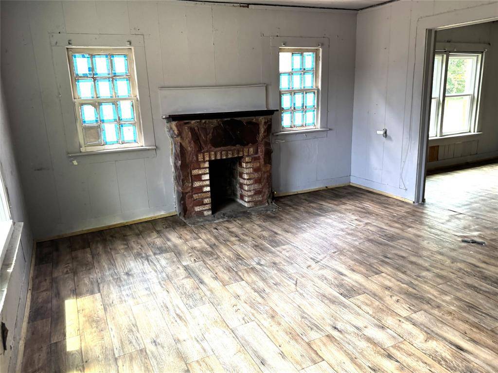 Denison, TX 75020,2711 W Walker Street #111