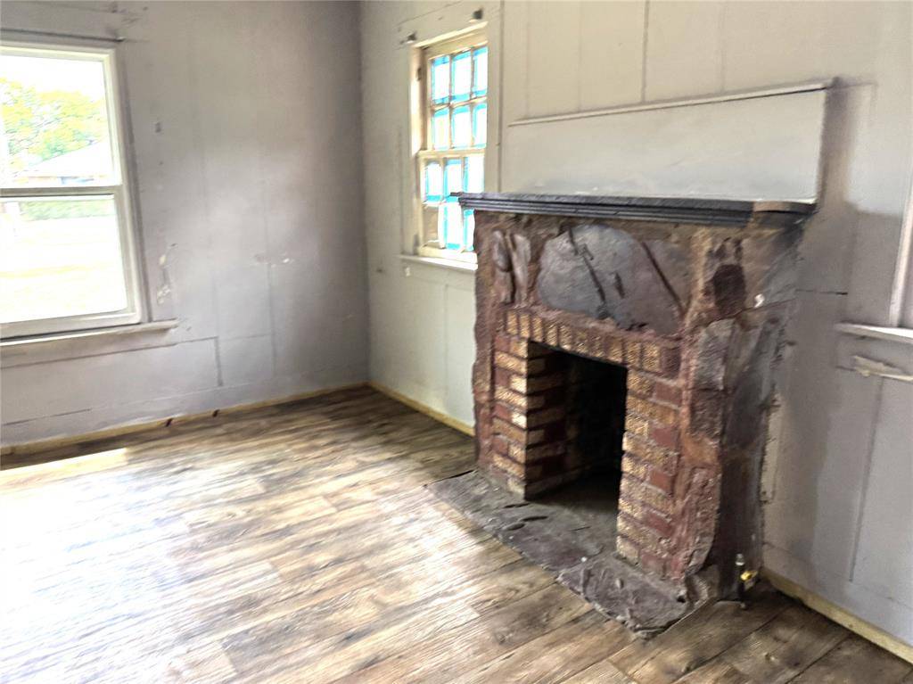 Denison, TX 75020,2711 W Walker Street #111