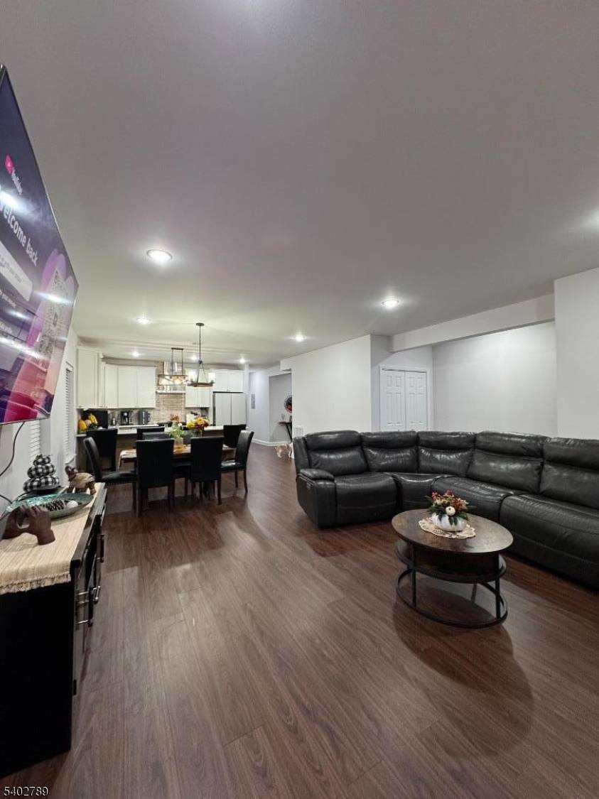 Elizabeth City, NJ 07201,528 Jefferson Ave