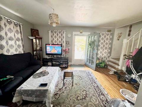 Staten  Island, NY 10301,8 Alpine AVE