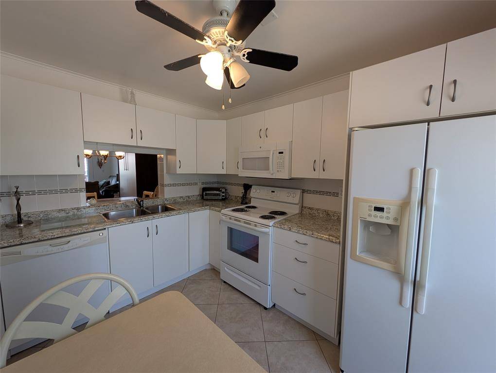 Hallandale Beach, FL 33009,1893 S Ocean Dr #405