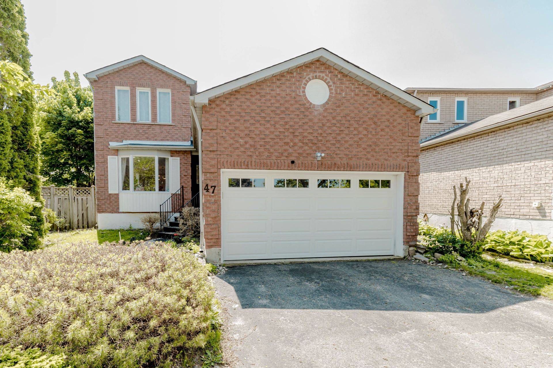 Barrie, ON L4M 5Y6,47 Blair CRES