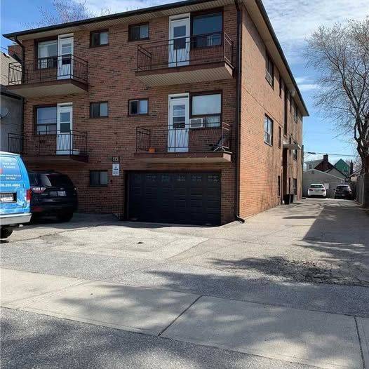 Toronto W06, ON M8V 3C5,115 Eighth ST #2