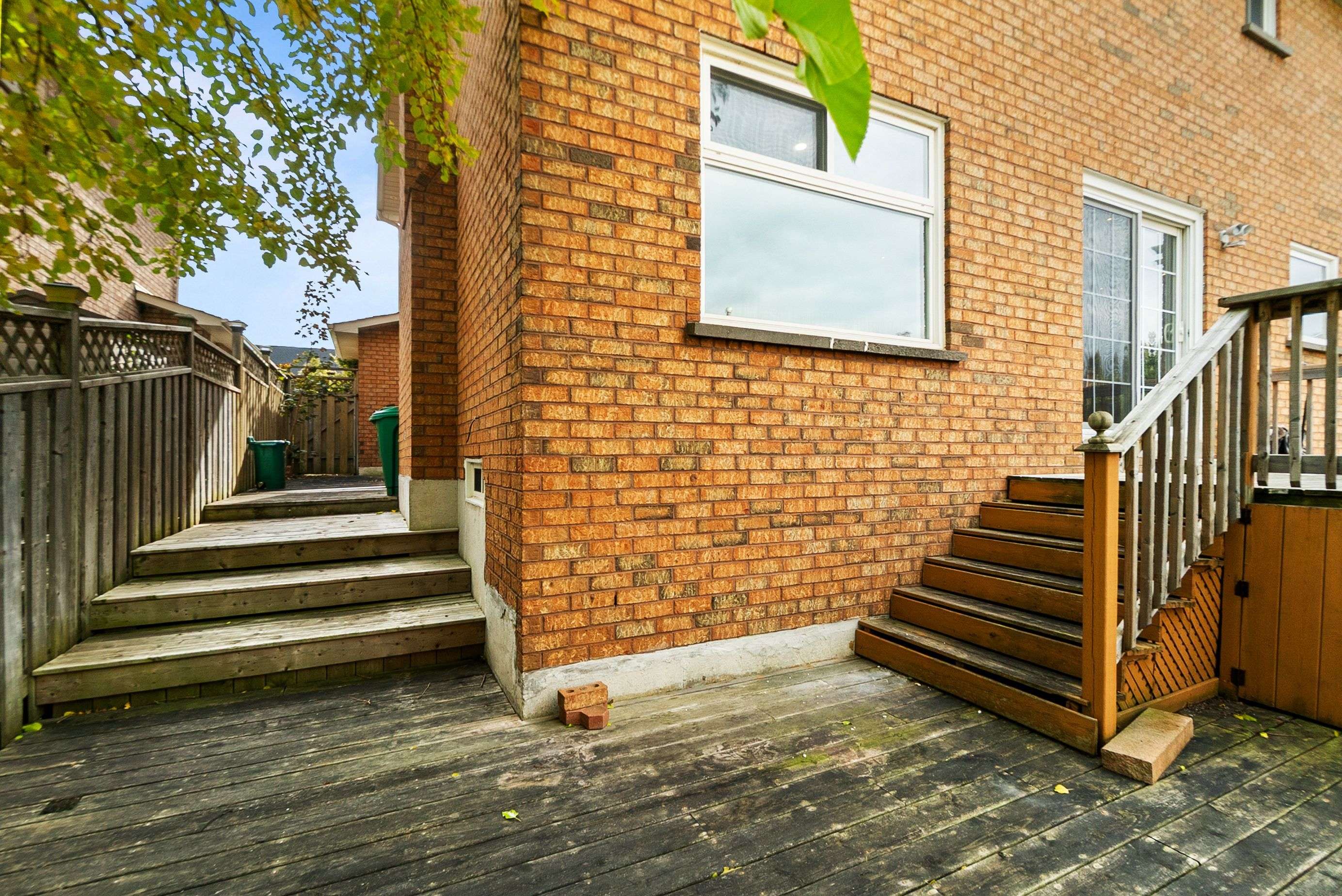 Brampton, ON L6Z 4B7,149 Sunforest DR