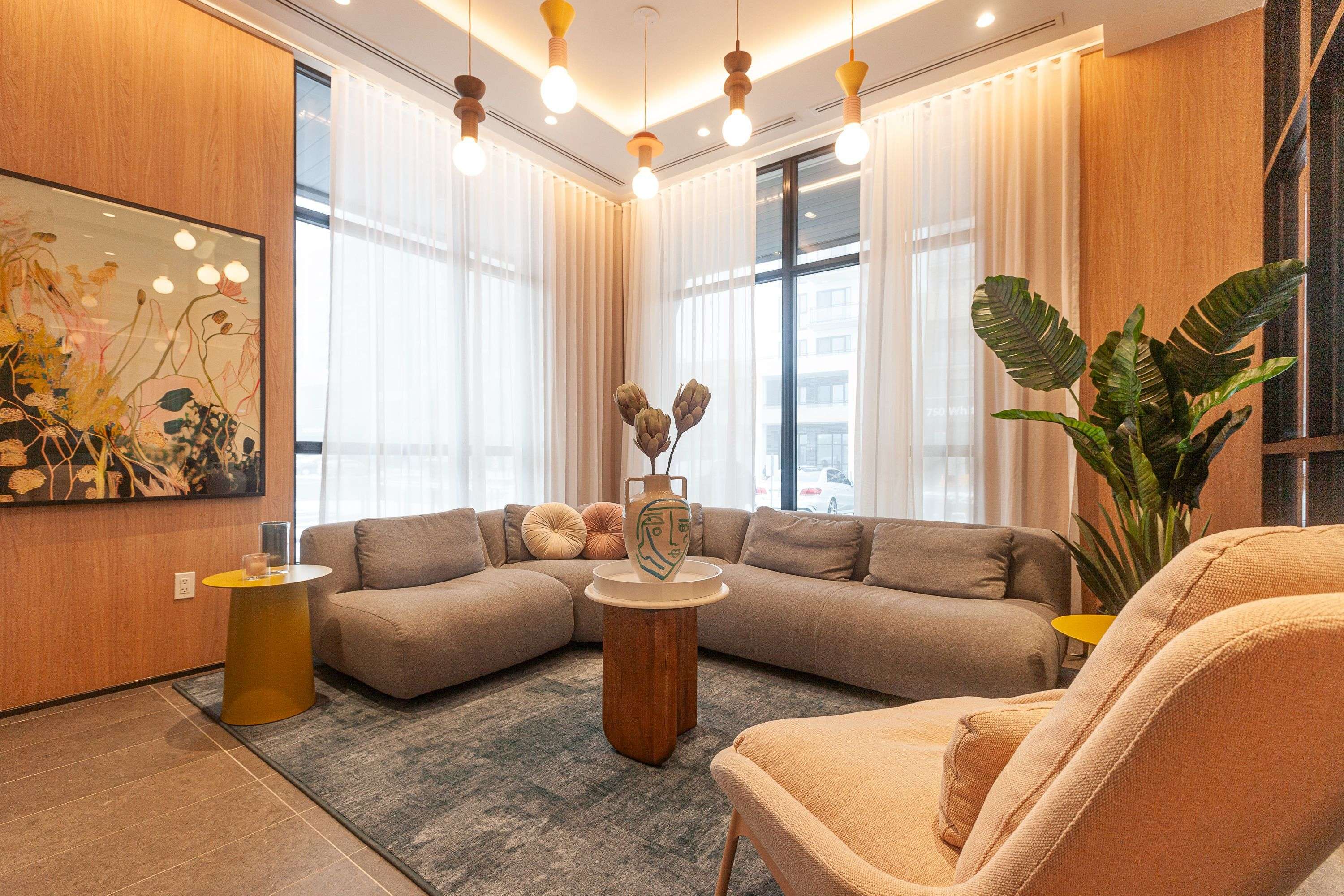 Milton, ON L9E 2B5,720 Whitlock AVE #413