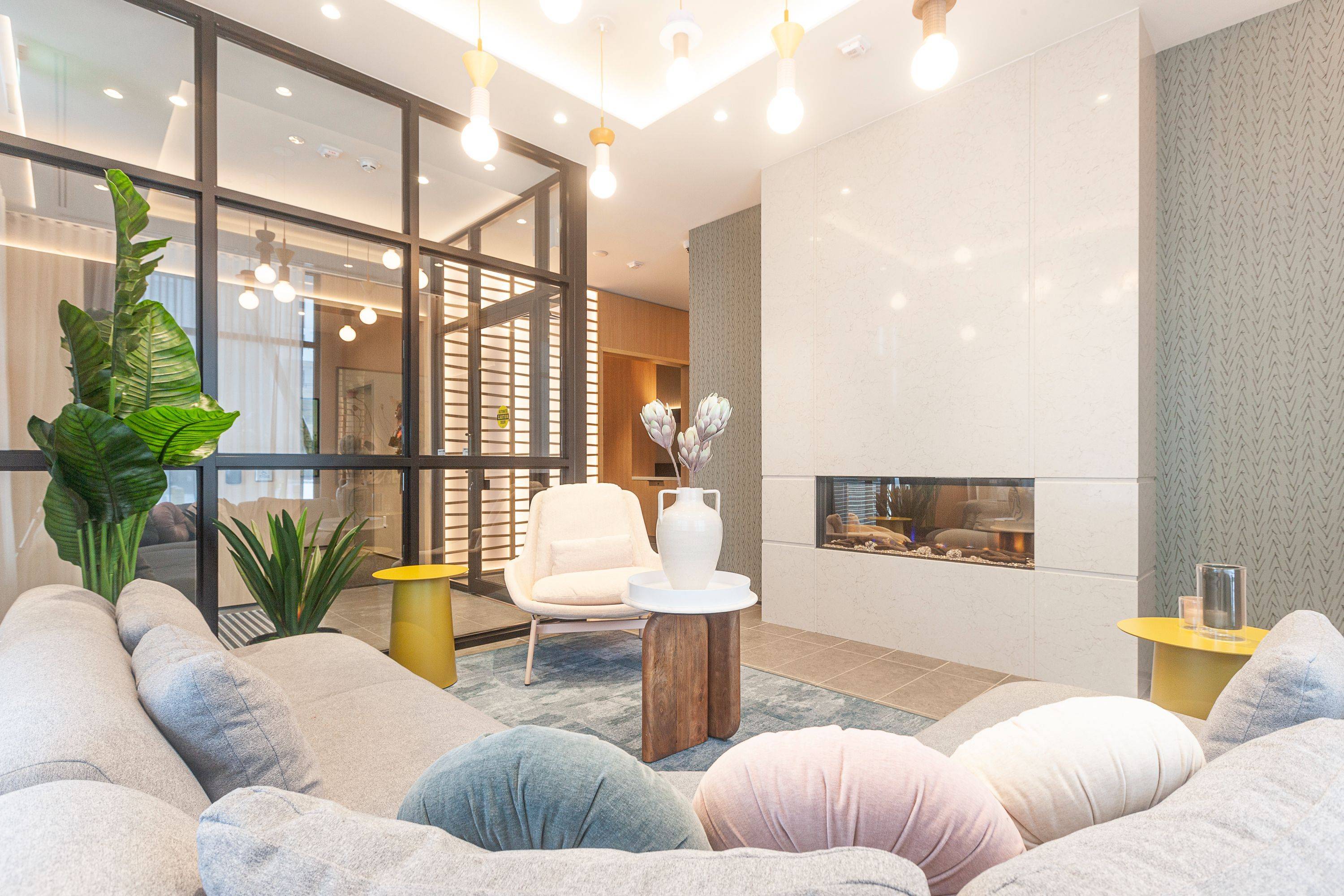 Milton, ON L9E 2B5,720 Whitlock AVE #413