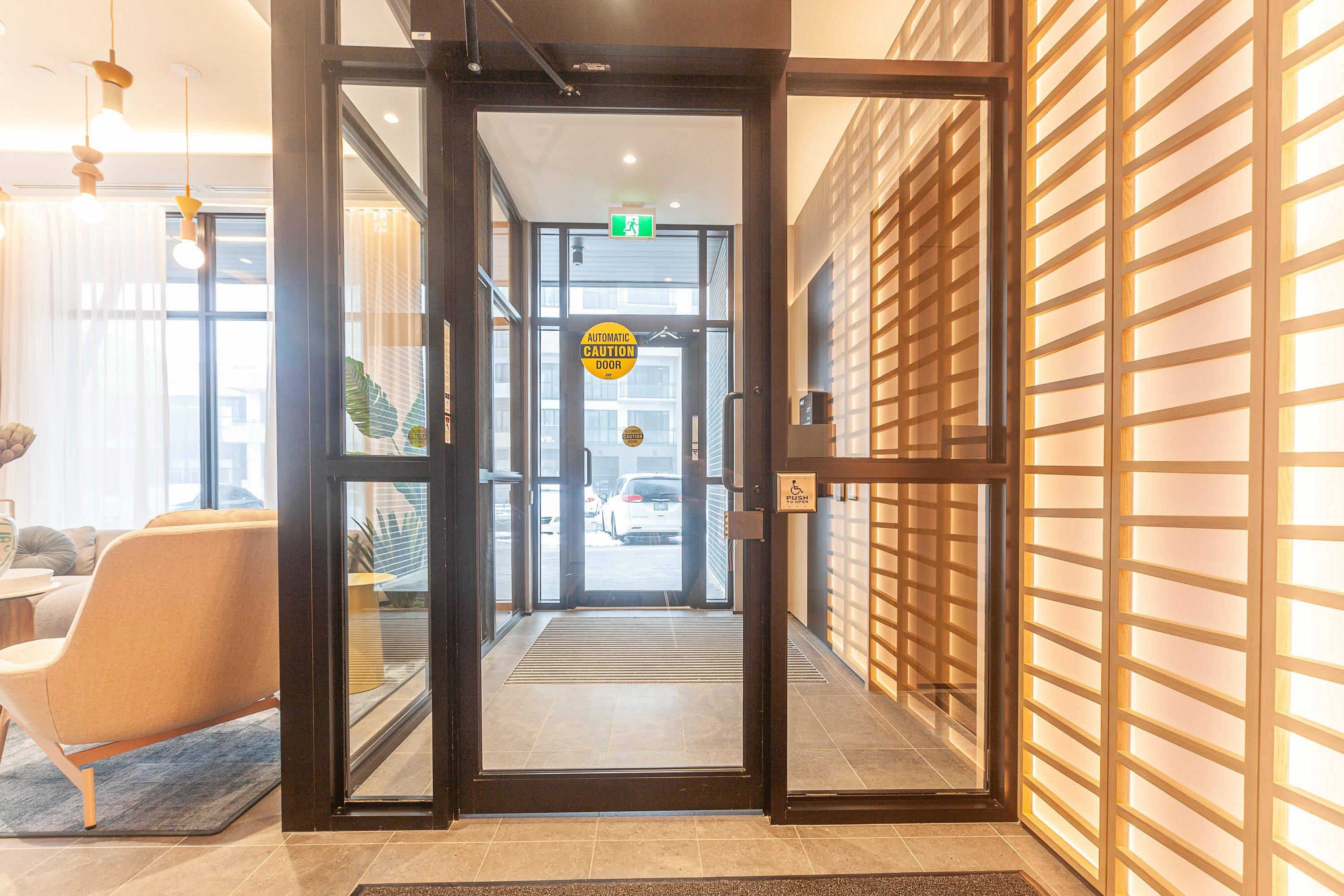 Milton, ON L9E 2B5,720 Whitlock AVE #413