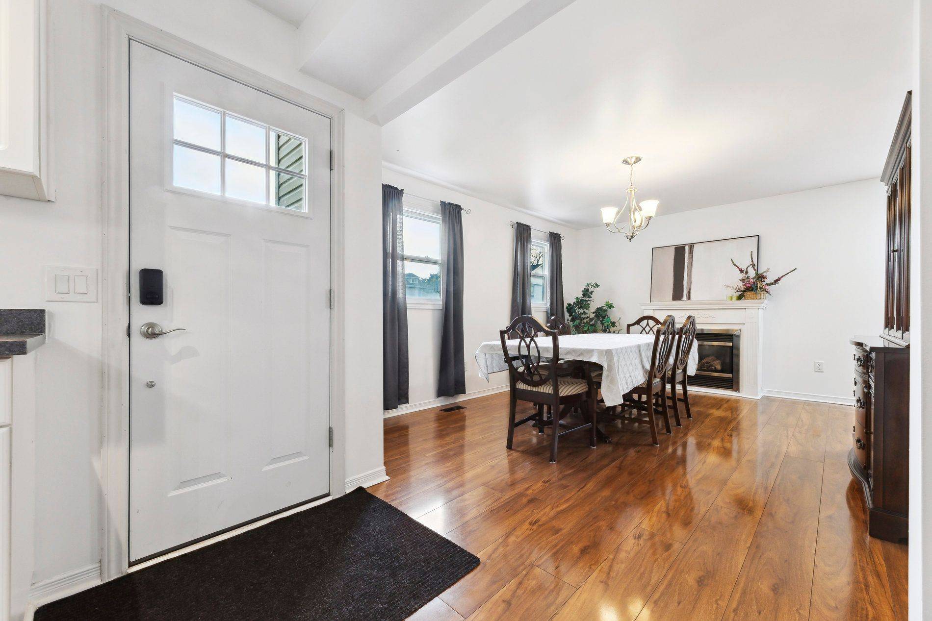 Quinte West, ON K8V 3R2,186 Dundas ST W