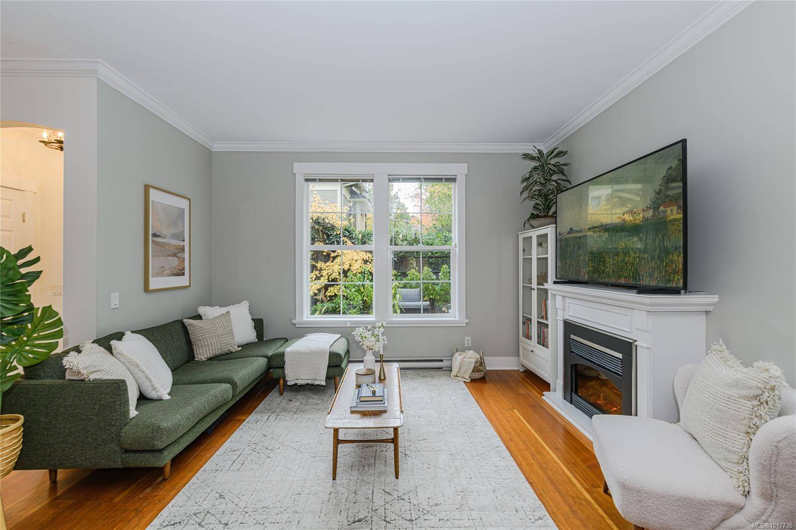 Victoria, BC V8T 4B2,2738 Fifth St #1