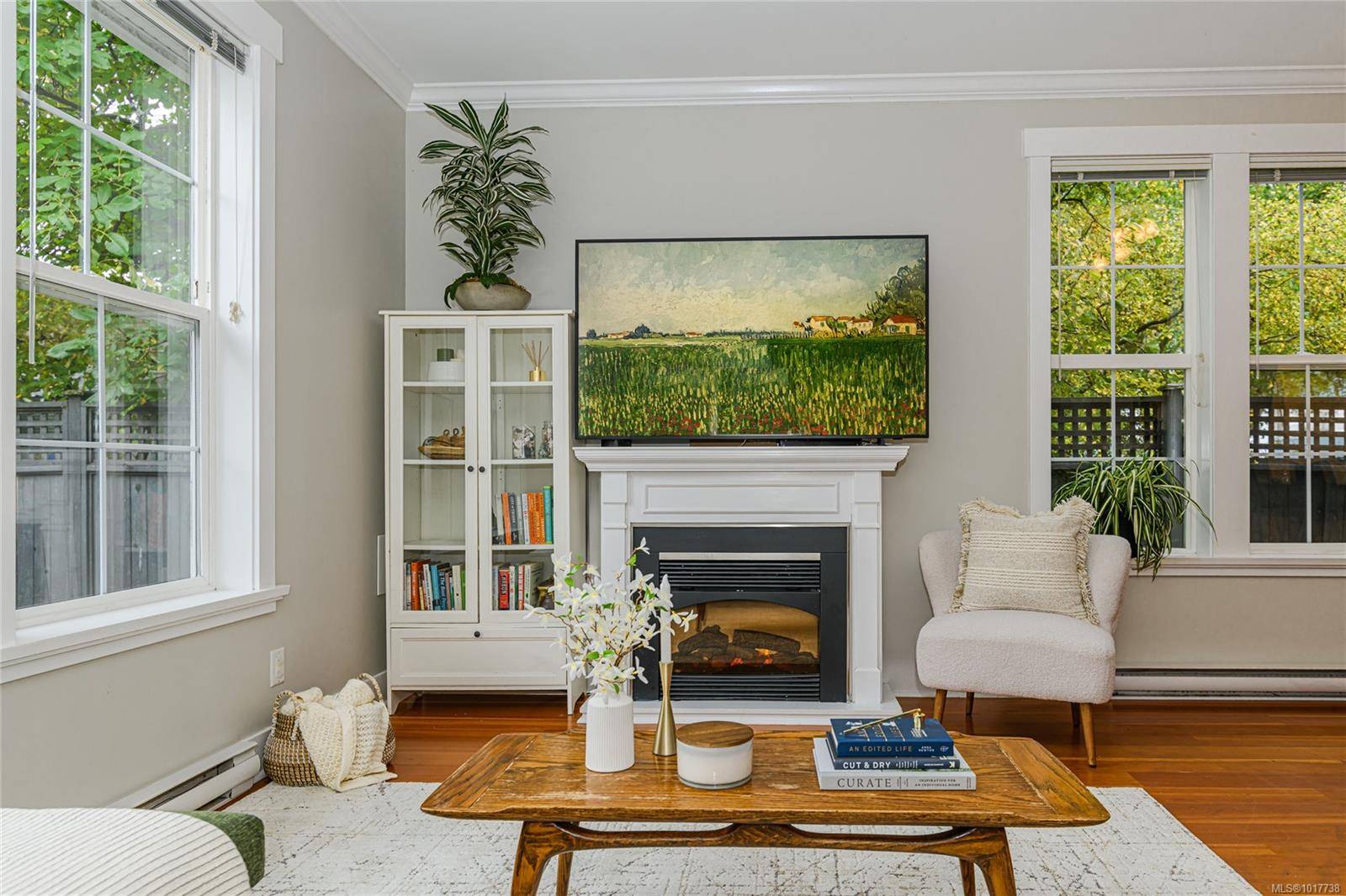 Victoria, BC V8T 4B2,2738 Fifth St #1