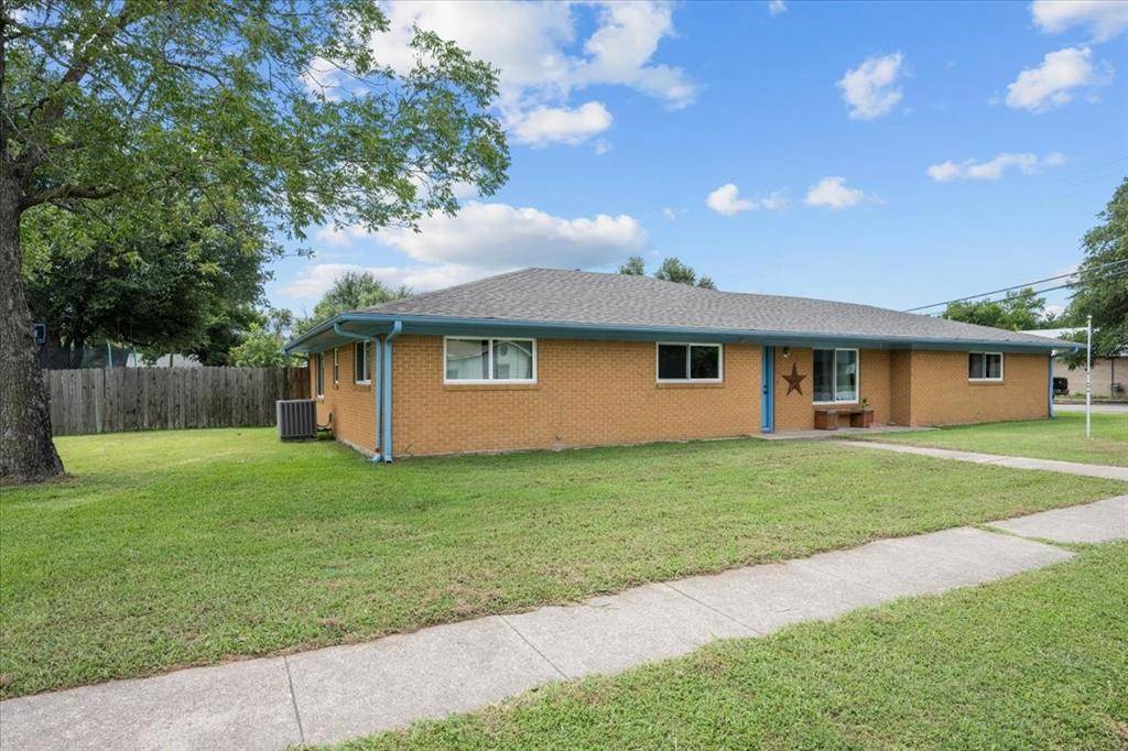 Rosebud, TX 76570,203 E Main Street