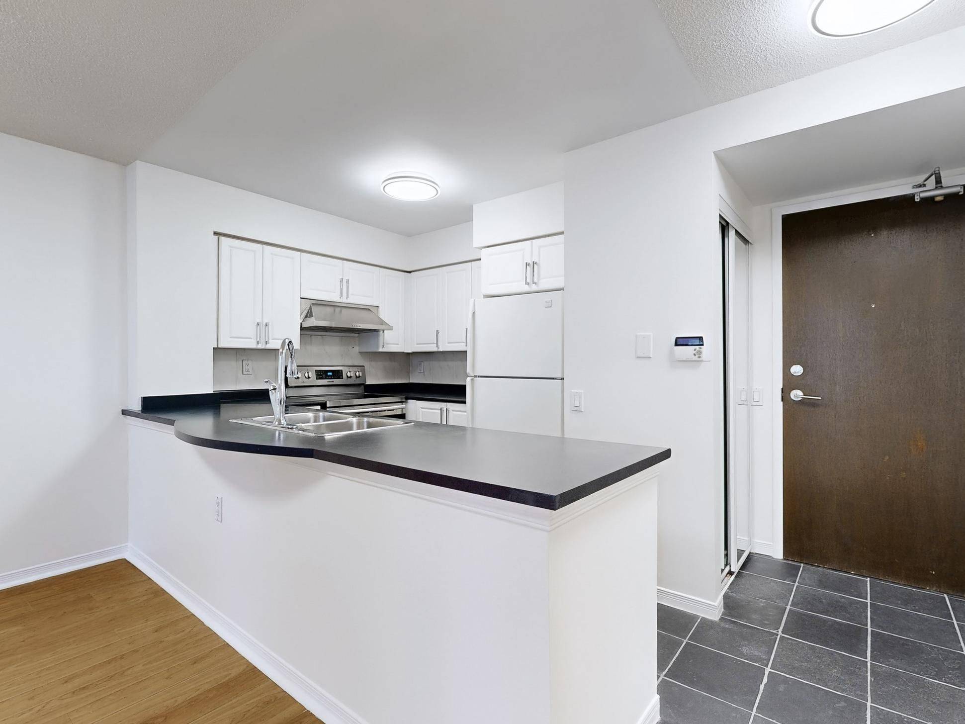 Toronto C09, ON M4W 3W9,388 Bloor ST E #1607