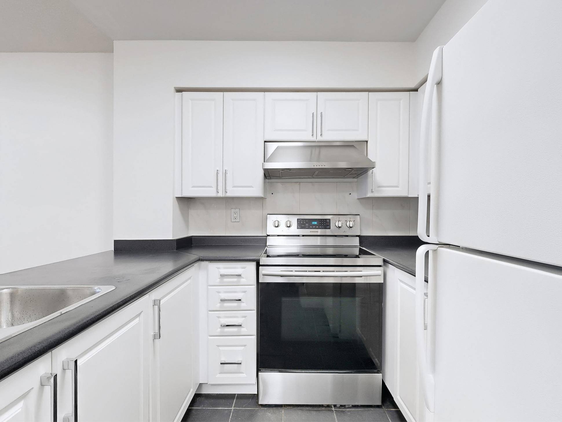 Toronto C09, ON M4W 3W9,388 Bloor ST E #1607