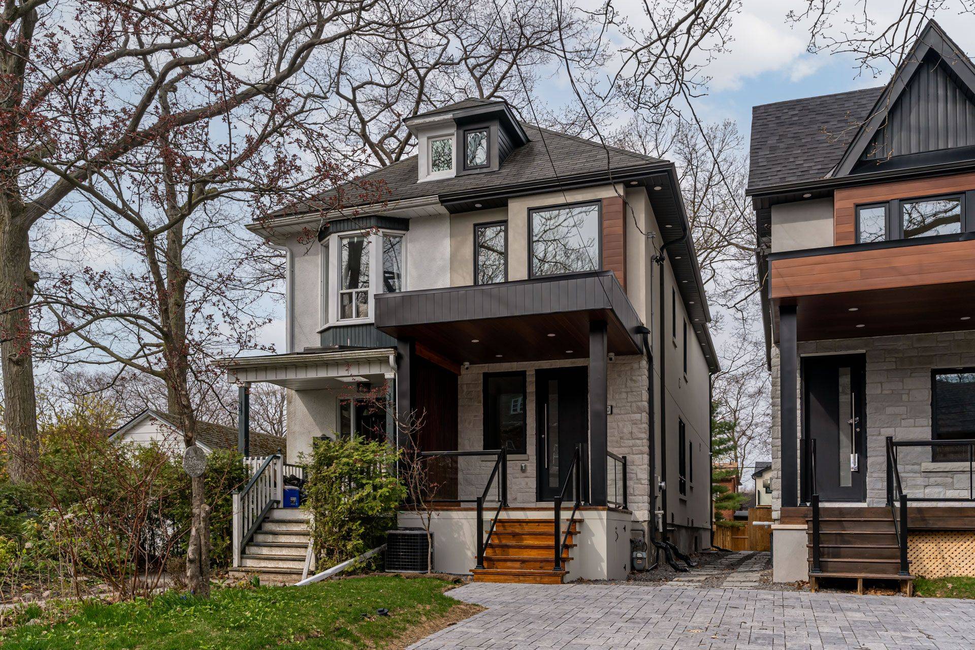 Toronto E02, ON M4E 3K7,230 Willow AVE