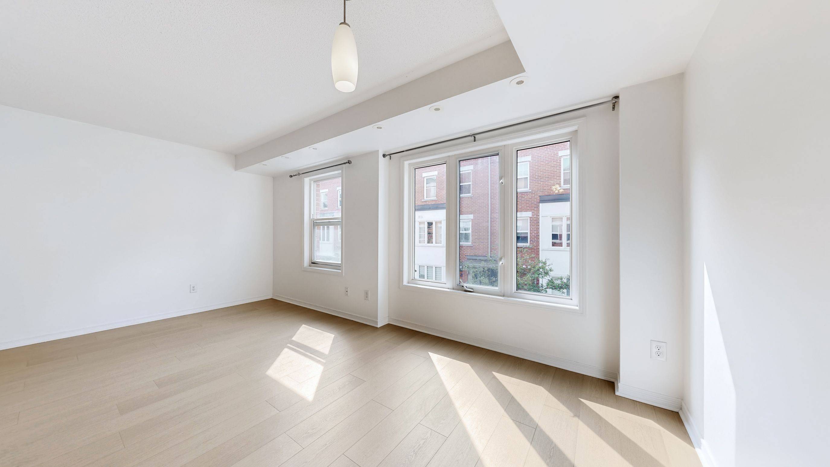 Toronto E01, ON M4M 2S9,74 Munro ST #Unit4