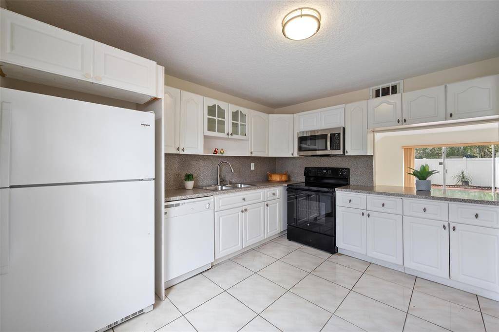 Davie, FL 33314,4024 SW 67th Ter #2