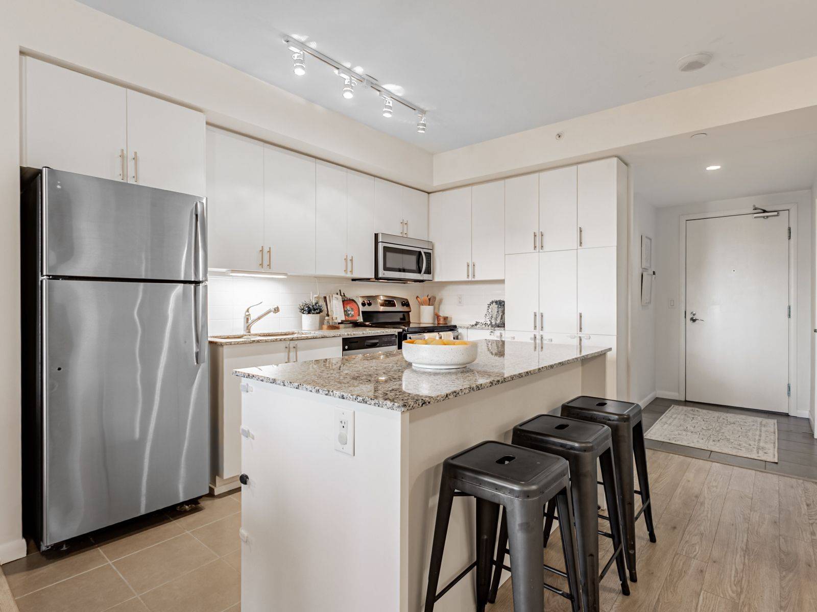 Toronto W04, ON M6A 0B6,830 Lawrence AVE W #626