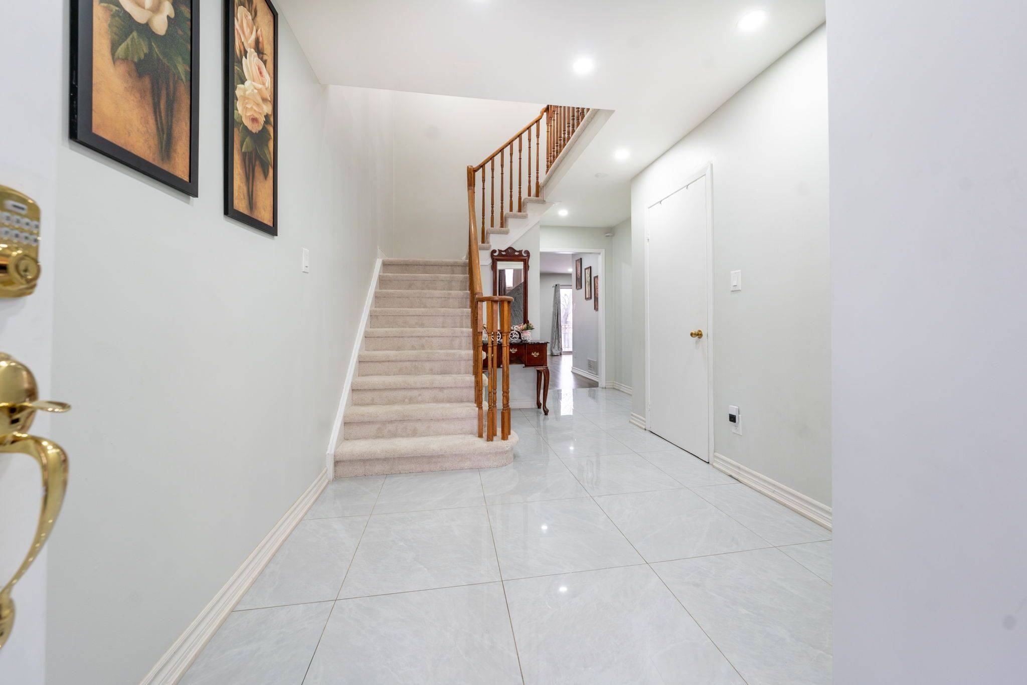 Brampton, ON L6Y 3G6,61 Kingknoll DR