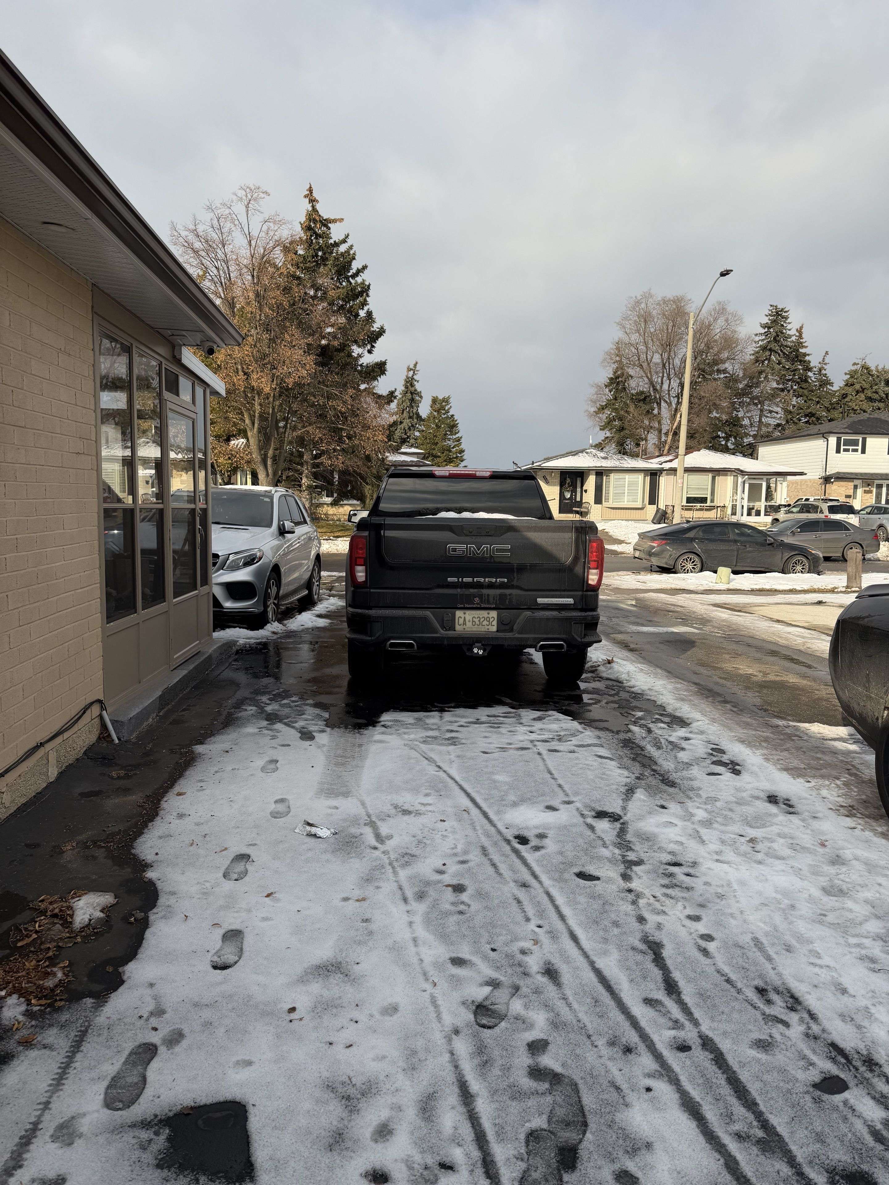 Mississauga, ON L4T 3H8,7695 Anaka DR