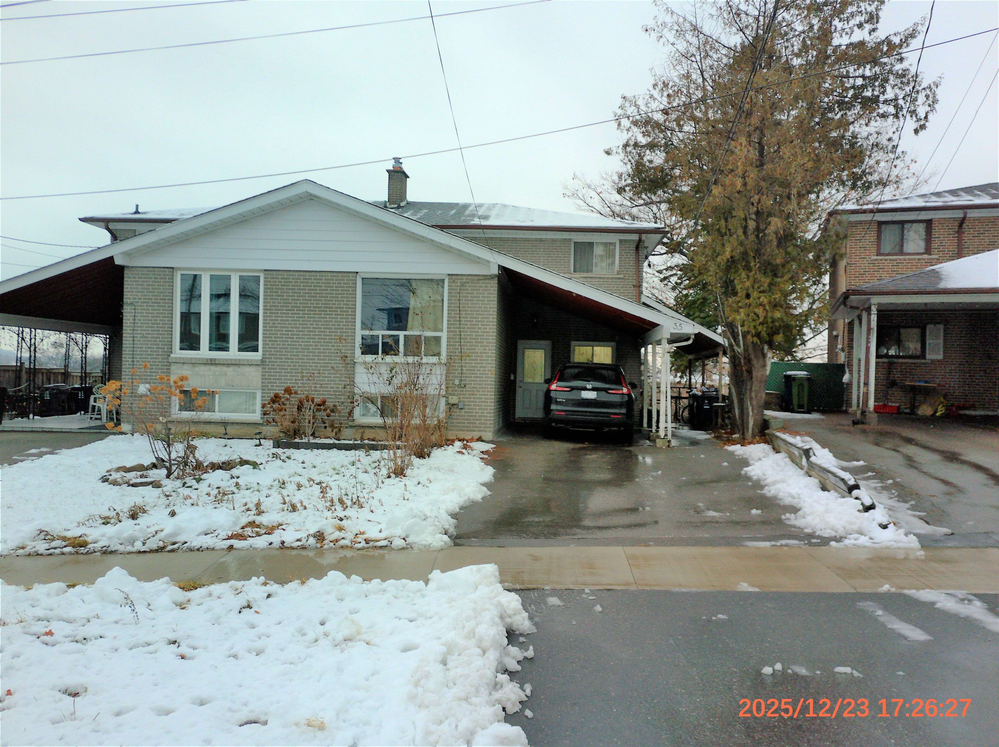 Toronto W05, ON M9M 2B9,35 Faulkner CRES