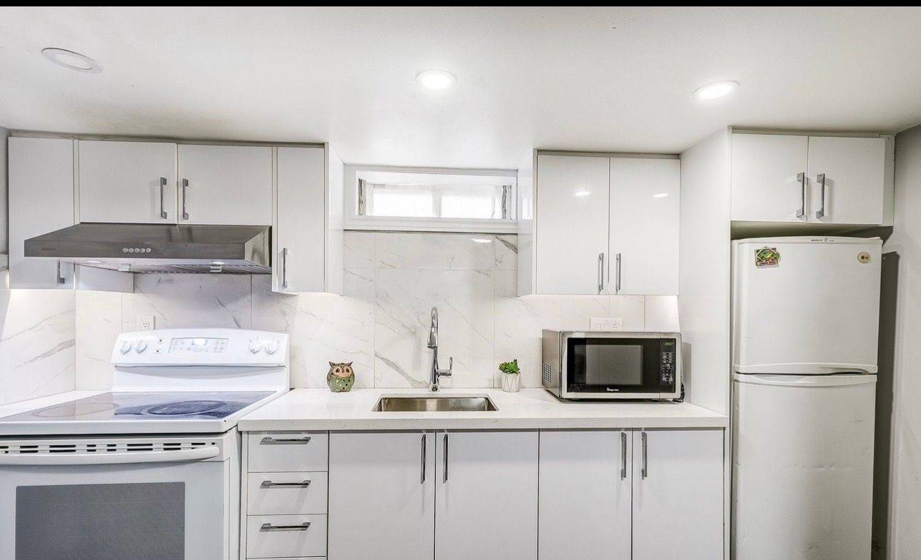 Toronto W10, ON M9V 4J3,31 Shalom CRES #BSMT