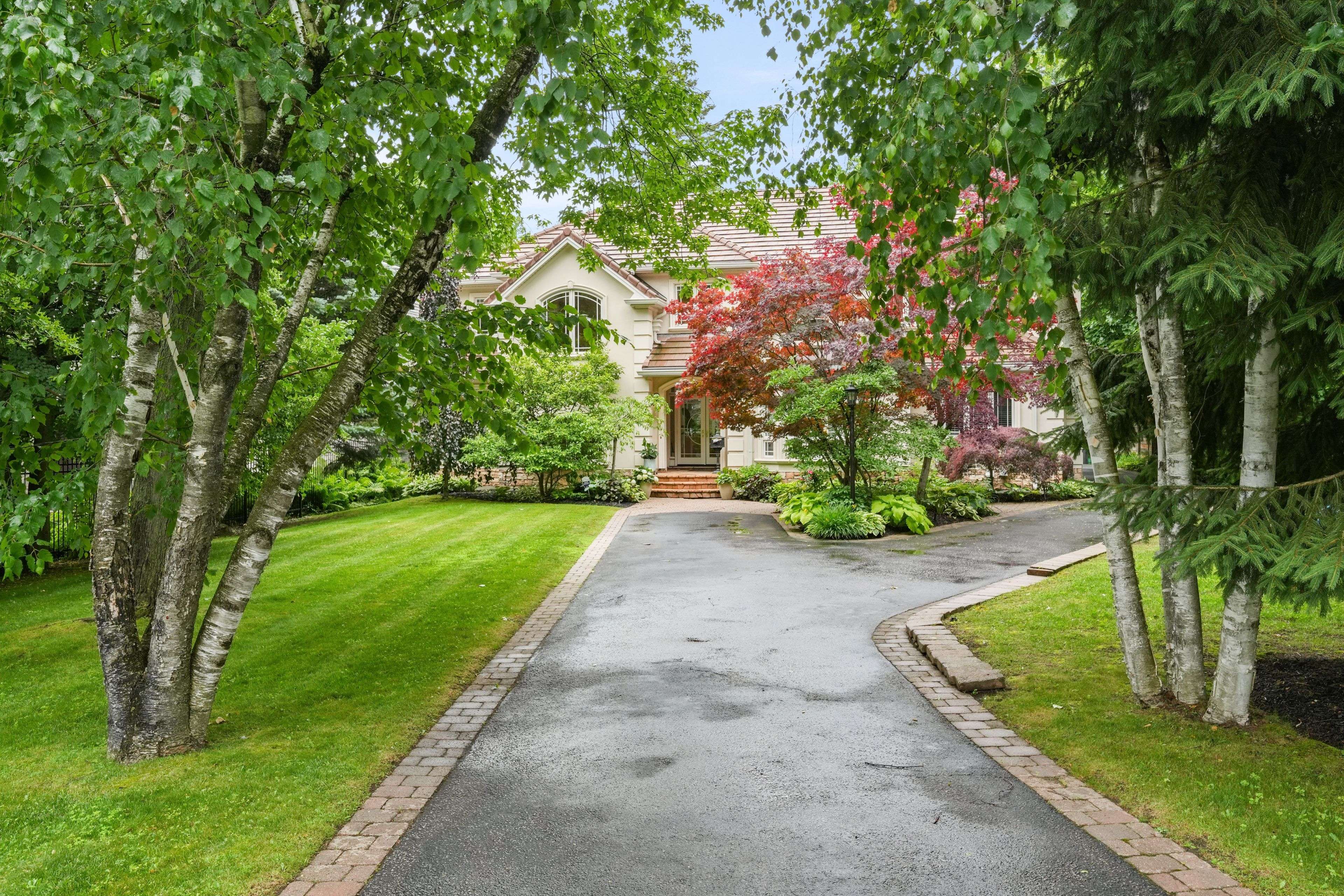 Mississauga, ON L5H 3E9,1382 Aldo DR