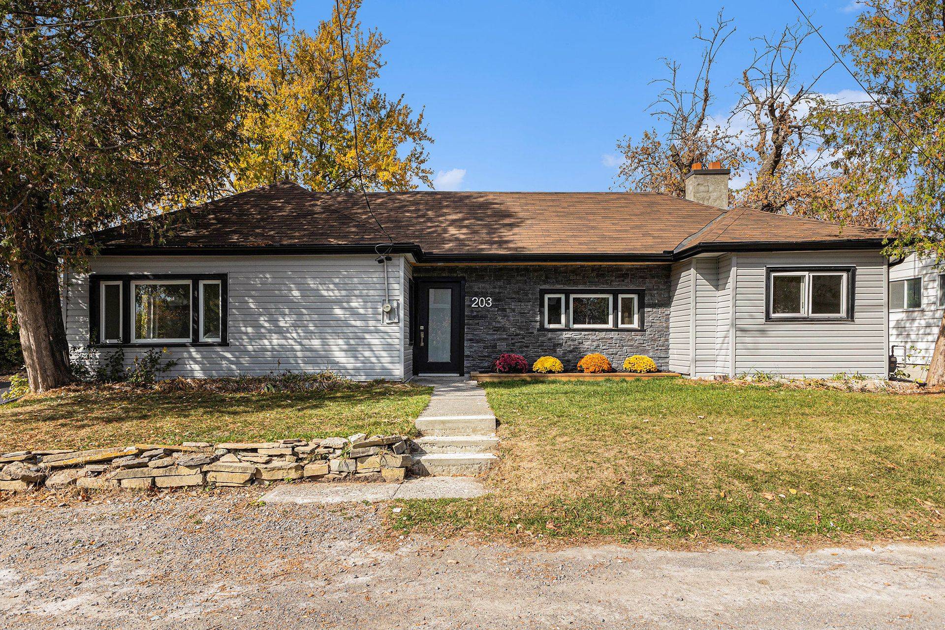 Mississippi Mills, ON K0A 1A0,203 Adelaide ST