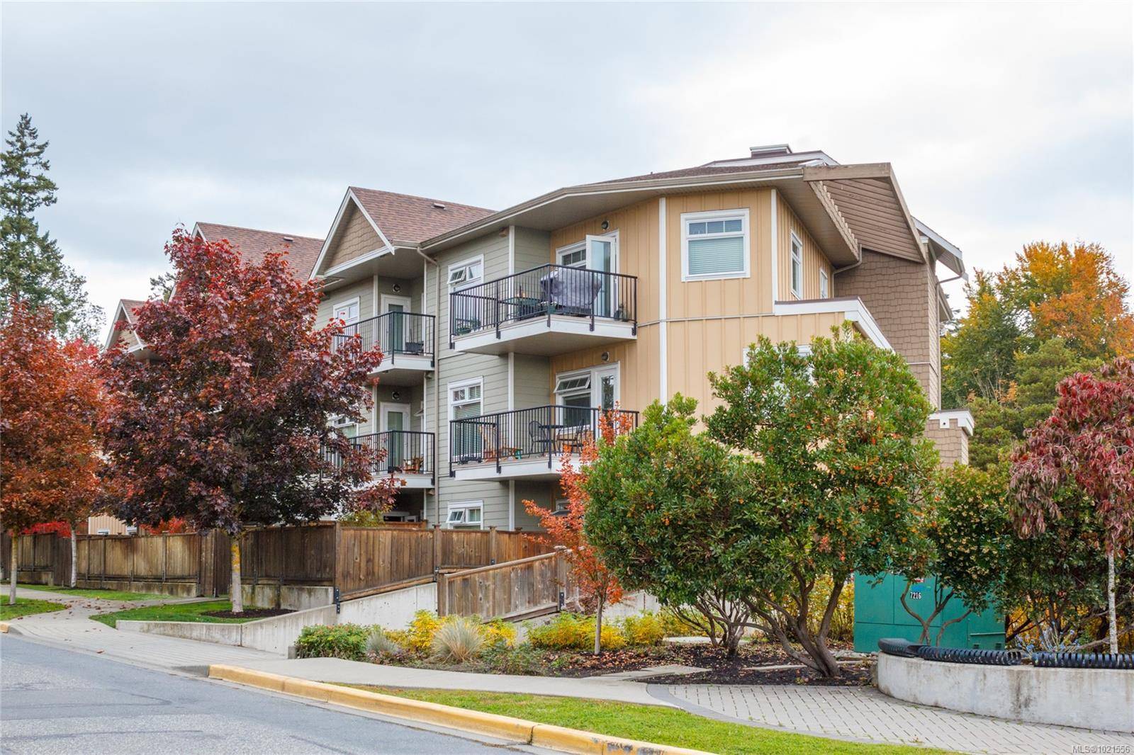 View Royal, BC V8Z 5G1,21 Conard St #212