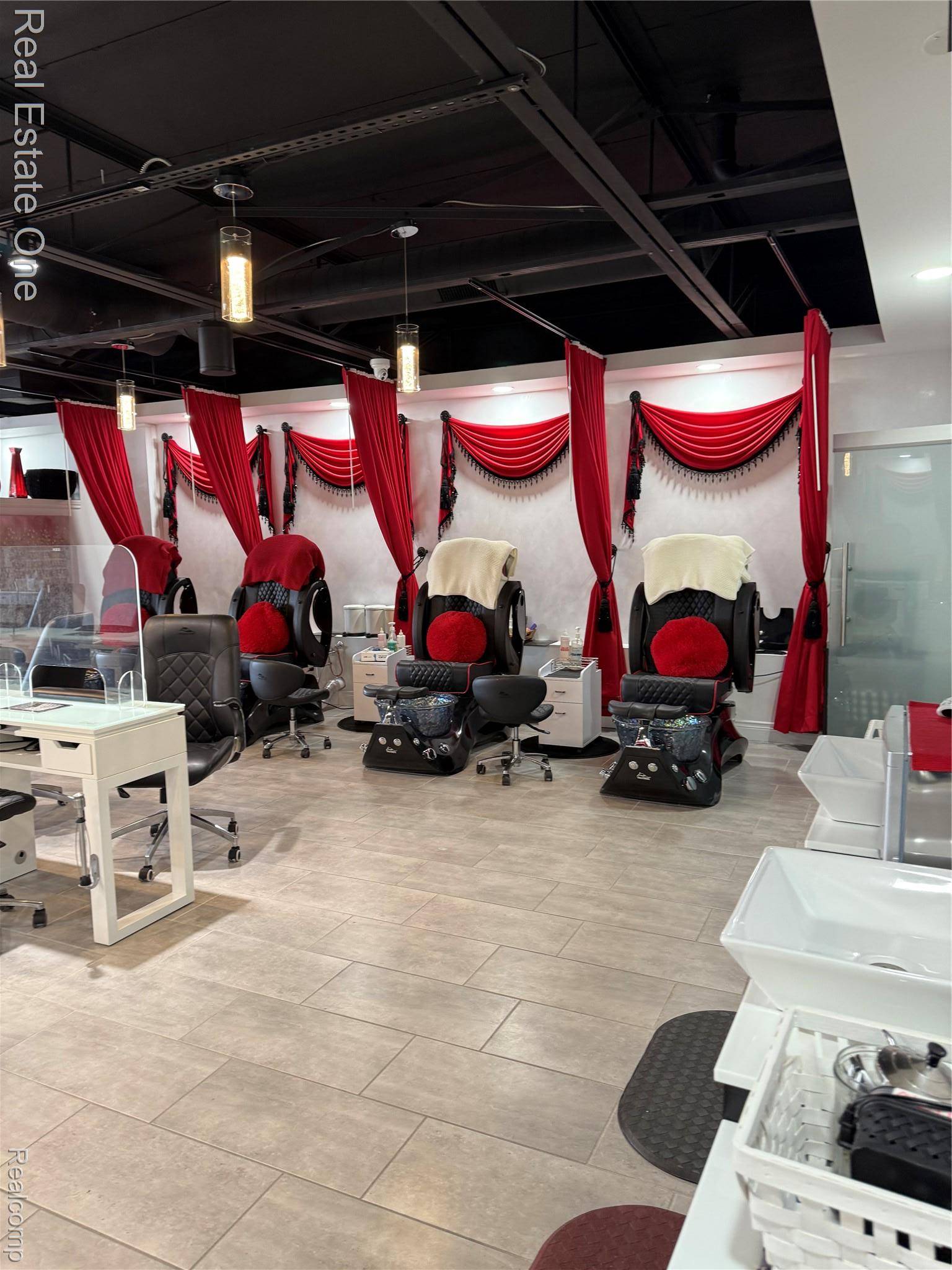 Dearborn, MI 48126,5460 Schaefer RD