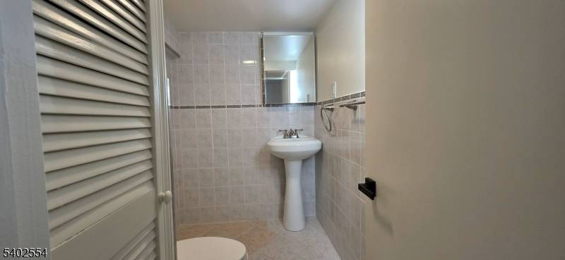 Clifton City, NJ 07011,169 Bergen Ave