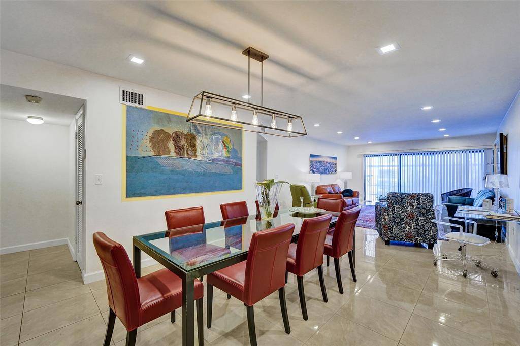 Hollywood, FL 33021,4060 N Hills Dr #32