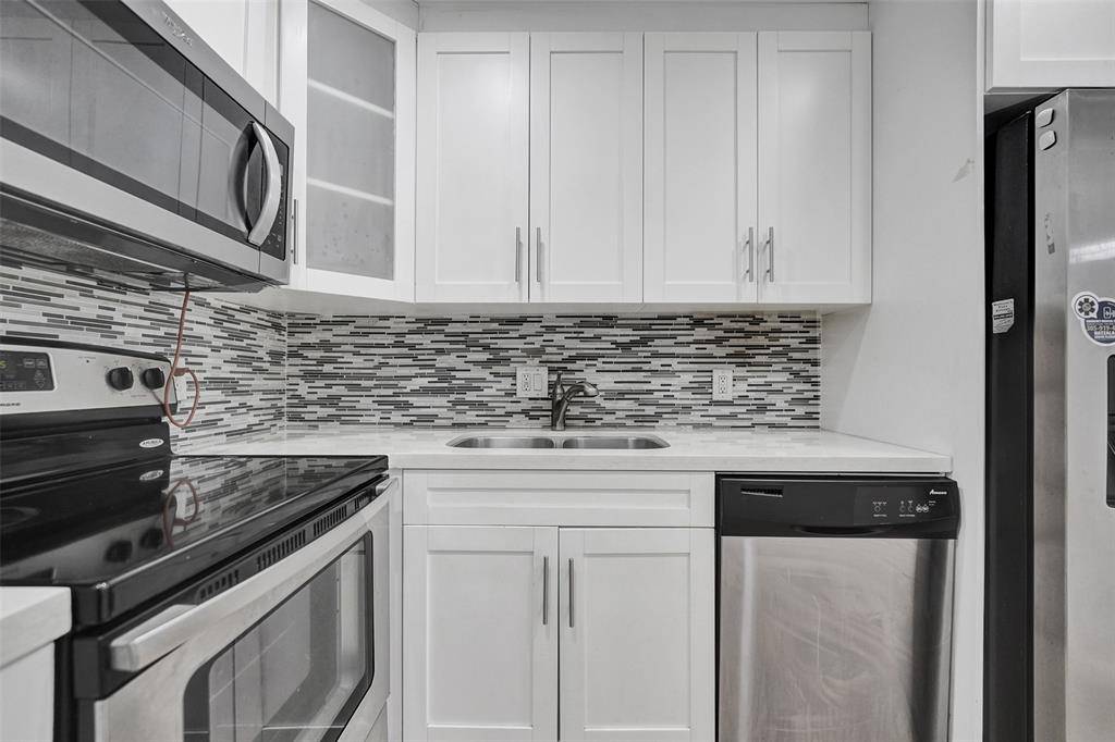 Hollywood, FL 33021,4000 N HILLS DR #38