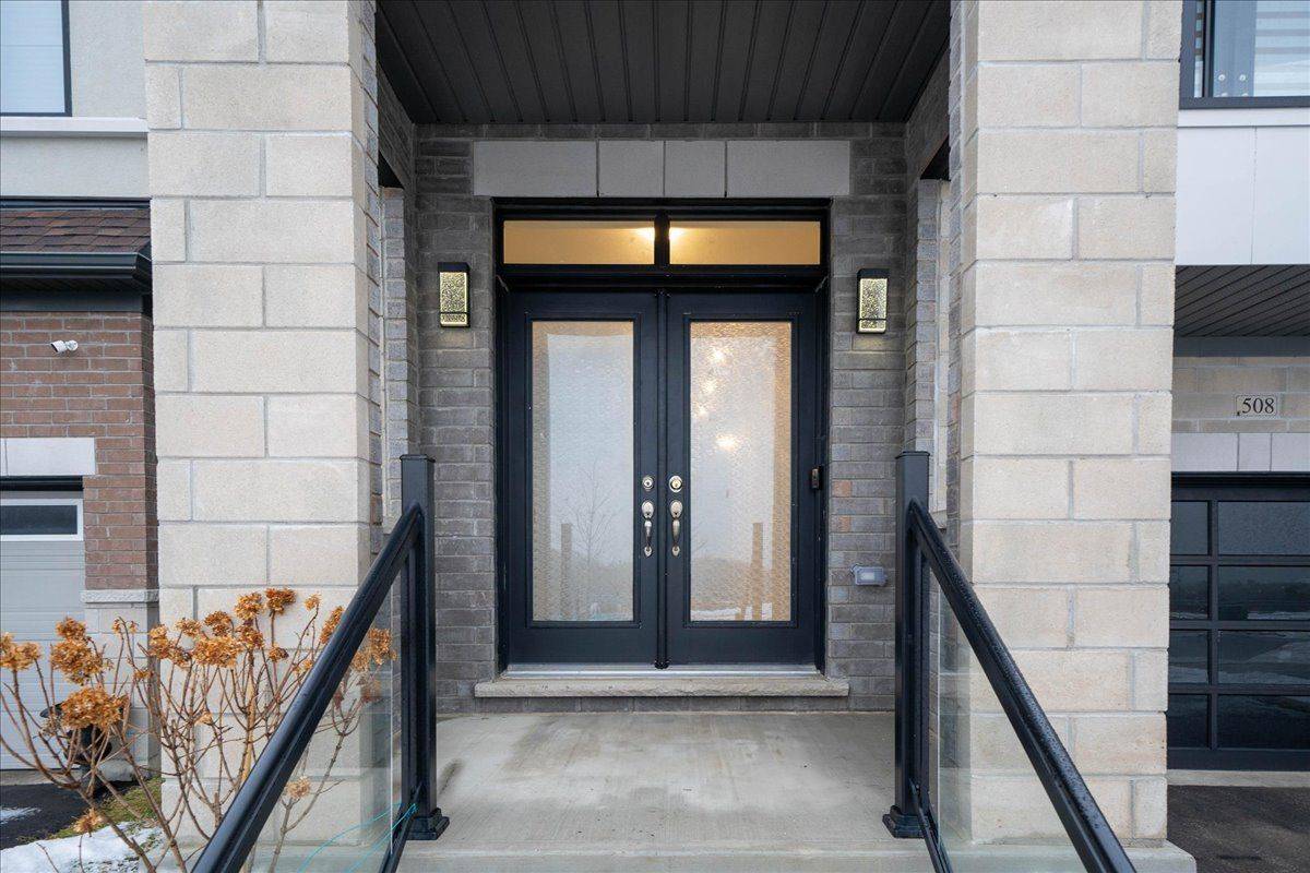 East Gwillimbury, ON L9N 0Y3,508 Seaview HTS