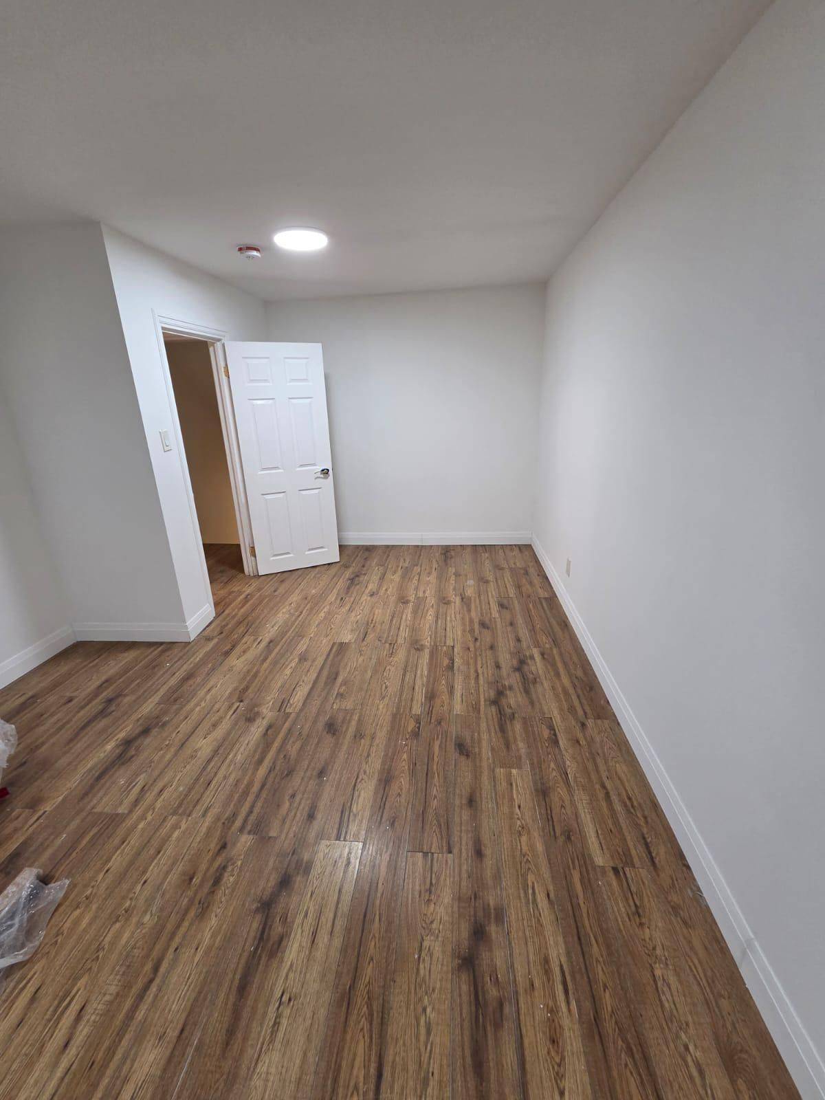 Barrie, ON L4M 2W2,12 College CRES #Bsmt