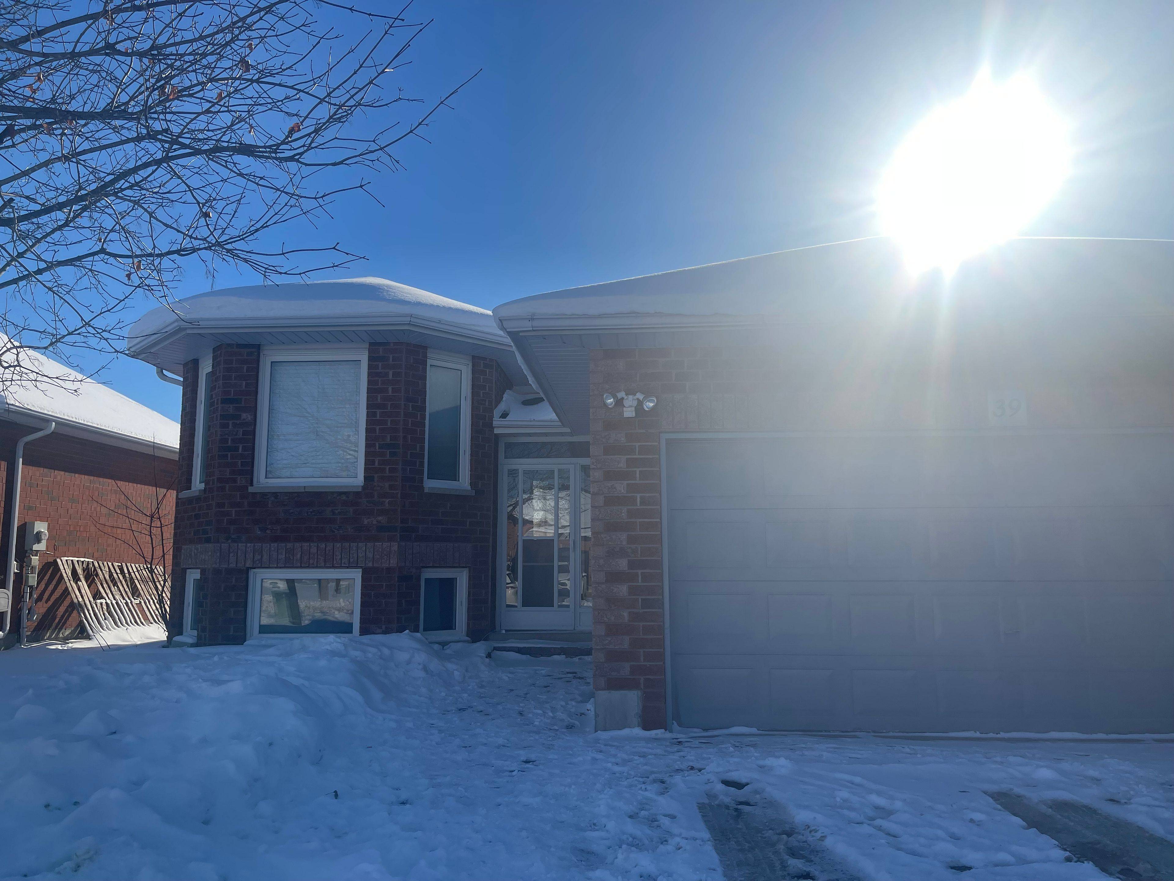 Kawartha Lakes, ON K9V 6G4,39 McGibbon BLVD #Main Floor